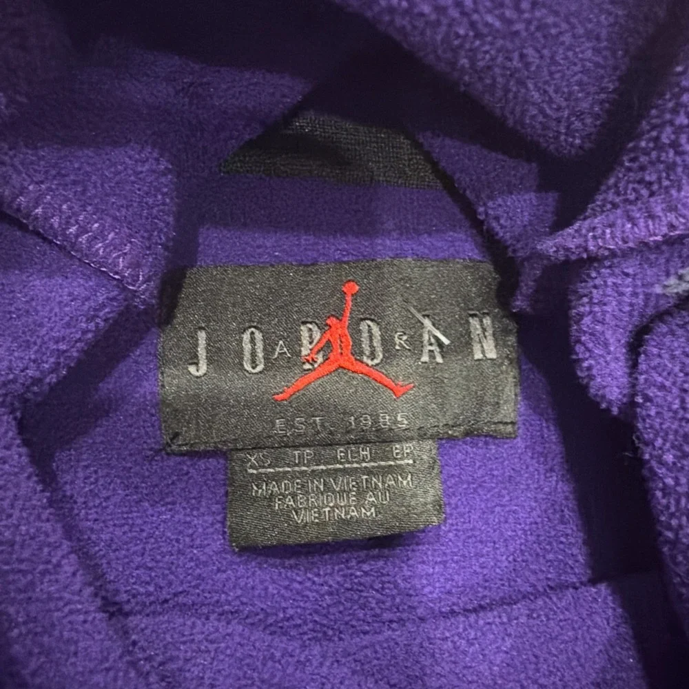Jordan Hoodie Mens Pullover Fleece Hooded Pockets Logo Basketball  Small Purple